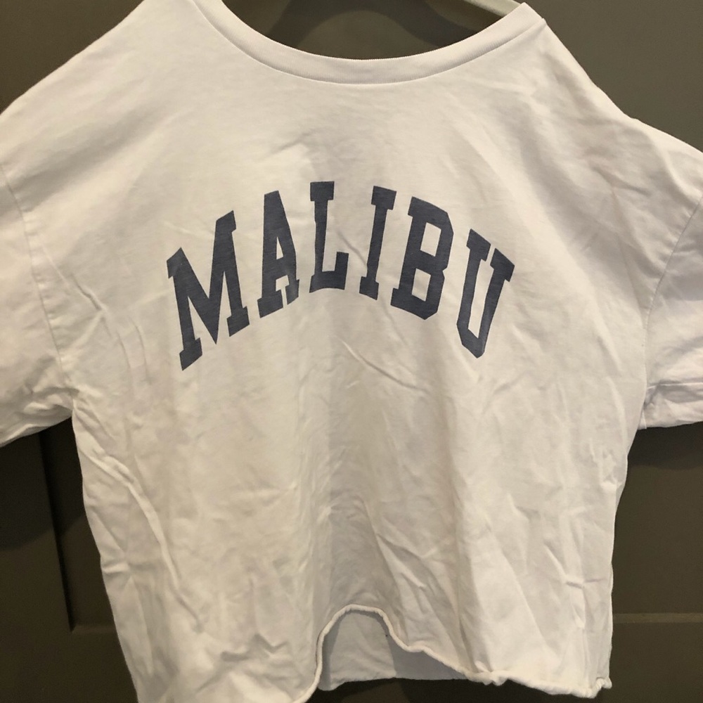 MALIBU PRINTED BRANDY MELVILLE TOP🤍🤍💙